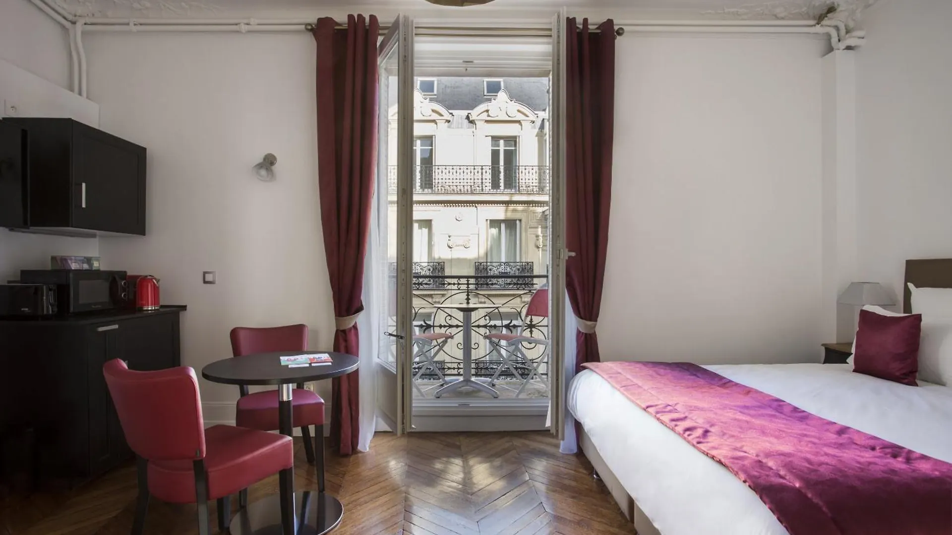 Vestay George V Paris 0*,